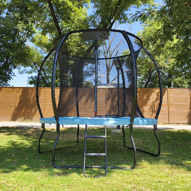 Gr&ouml;&szlig;enkartierung von Hinterhoftrampolinen und Bewertung der Freifl&auml;che im Garten